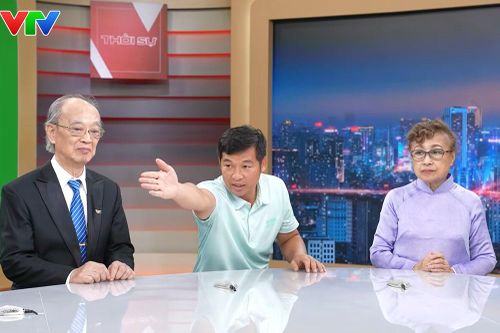 'Giọng đọc huyền thoại VTV' Kim Tiến, Thanh Hùng hội ngộ và thước phim gây xúc động