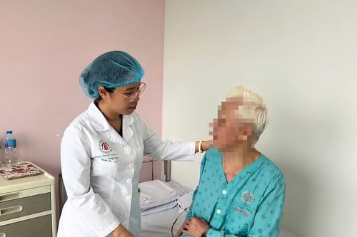 Cụ ông 84 tuổi mắc ung thư vú
