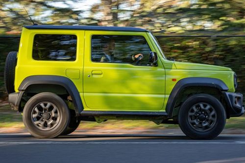 Suzuki Jimny giá đắt, nhiều điểm yếu nhưng vẫn khiến người mê off-road săn đón