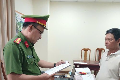 Khởi tố giám đốc dùng hóa đơn khống hợp thức hóa cát lậu