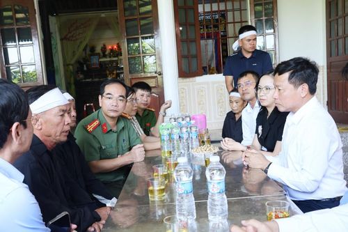 Phó Chủ tịch UBND tỉnh thăm, động viên gia đình các nạn nhân vụ án tại Đồng Nai