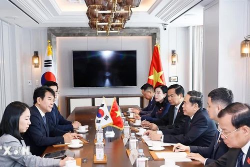 Chủ tịch Quốc hội tiếp Chủ tịch Nhóm Nghị sỹ Hữu nghị Hàn Quốc-Việt Nam