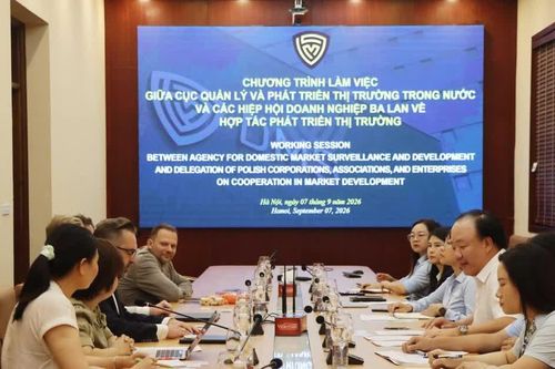 Doanh nghiệp Ba Lan tìm nguồn mỹ phẩm, hoa quả sấy từ Việt Nam