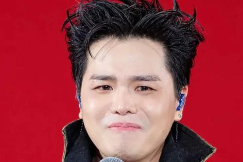 Trịnh Thăng Bình bật khóc vì một người