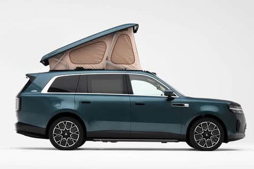 SUV dài gần 5,3 mét, thiết kế độc đáo, mạnh 412 mã lực, giá hơn 1 tỷ đồng
