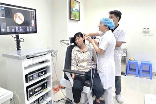 Báo Phụ nữ Việt Nam kết nối trao 52 triệu đồng hỗ trợ nữ bệnh nhân có hoàn cảnh khó khăn