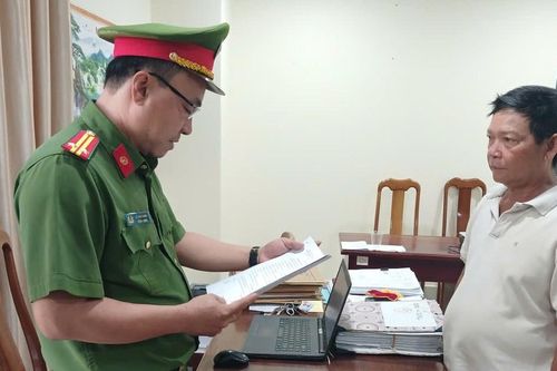 Mua 13 hóa đơn trái phép, giám đốc doanh nghiệp bị khởi tố