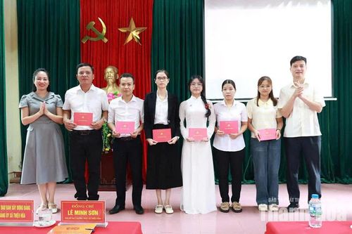 Chủ động tạo nguồn phát triển và nâng cao chất lượng đảng viên