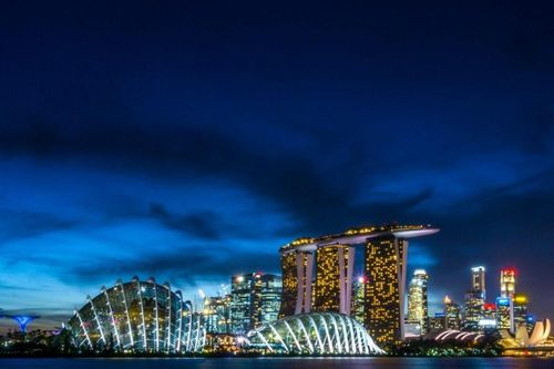 Singapore ban hành tiêu chuẩn làm mát bằng chất lỏng cho trung tâm dữ liệu AI