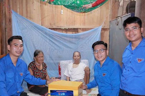 Chung sức vì thanh thiếu nhi vùng biên