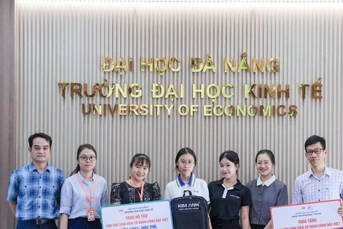 Hỗ trợ tân sinh viên bước vào năm học mới