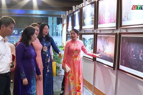 Di sản Việt Nam qua ảnh và tem bưu chính