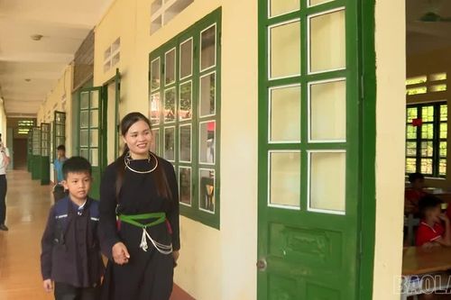 Cùng con đến trường