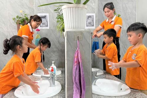 Bộ Y tế: Gần 100.000 ca tay chân miệng, tăng cường phòng bệnh tại trường học
