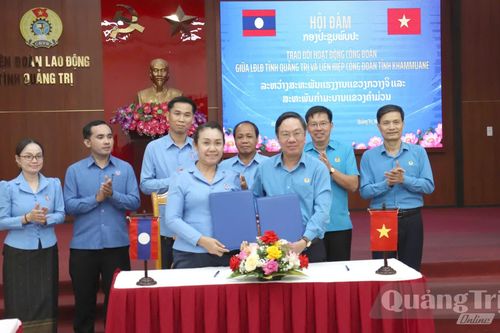 Công đoàn Quảng Trị-Khăm Muồn ký kết biên bản ghi nhớ