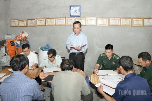 Phát triển đảng viên ở vùng biên