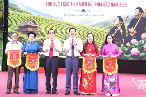 Khai mạc Liên hoan Tiếng hát dân ca Người cao tuổi khu vực miền núi phía Bắc