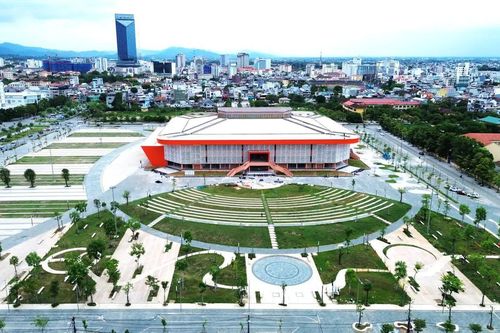 Ngắm quảng trường gần 200 tỷ đồng ở Huế trước ngày bàn giao