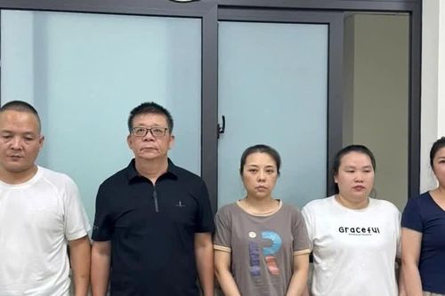 'Vẽ bệnh' tại phòng khám để cưỡng đoạt tài sản