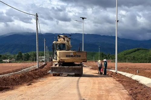 Tăng tốc hoàn thành khu tái định cư các xã biên giới ở A Lưới