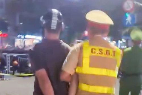 CSGT Hà Nội liên tiếp bắt đối tượng mang ma túy và xe gian