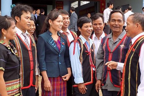 Chính sách cho người có uy tín