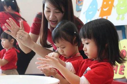 Mùa tựu trường: 5 điều cha mẹ cần lưu ý để trẻ khỏe mạnh