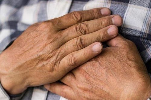 Tưởng chỉ phụ nữ mới mắc, cụ ông 84 tuổi phát hiện ung thư vú sau một dấu hiệu ít ngờ