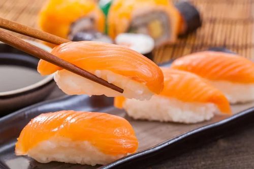 Những ai hay ăn sushi thường xuyên cần biết những lợi ích và rủi ro sức khỏe này
