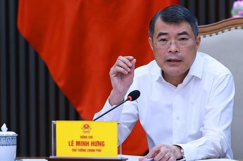 Thủ tướng: Kiểm soát giá thuốc từ gốc, cắt giảm khâu trung gian phân phối