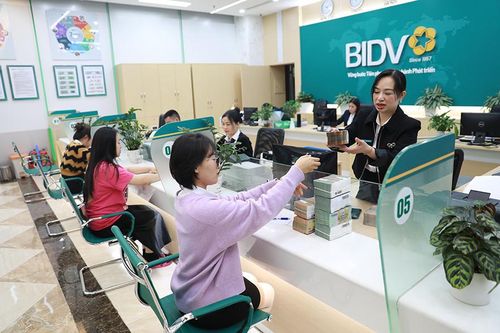 Thị trường trái phiếu doanh nghiệp sôi động: Cơ hội đi cùng rủi ro
