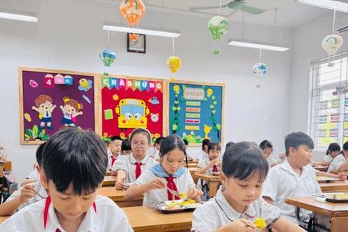 Bảo đảm an toàn, nâng cao chất lượng bữa ăn học đường