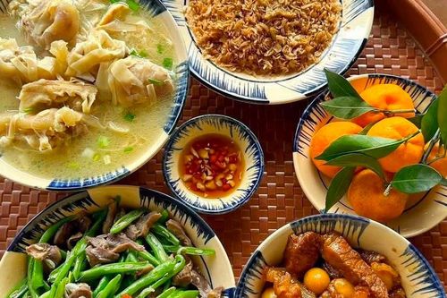6 mâm cơm gia đình nấu vội khiến cộng đồng xôn xao vì 'quá chất'