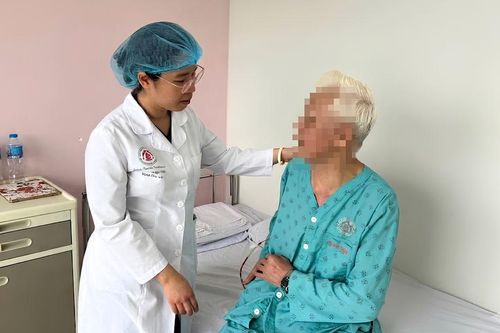 Cụ ông 84 tuổi bất ngờ phát hiện mắc ung thư vú