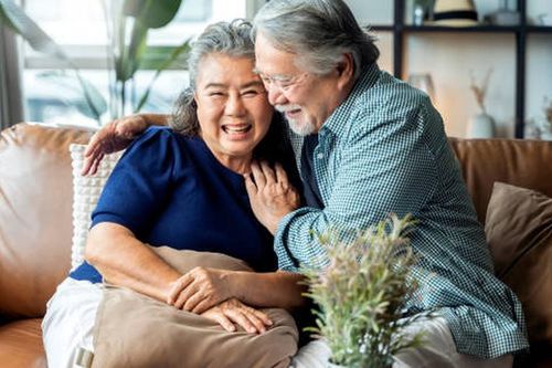 Về già, đừng dễ dàng làm mất lòng 5 người này, đặc biệt là người cuối cùng