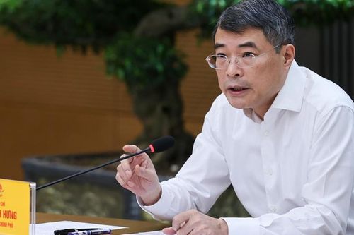 Thủ tướng: Không để người dân thiếu thuốc, thiếu thiết bị y tế vì vướng cơ chế