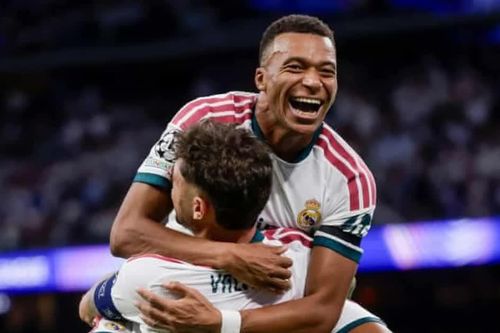 HLV Mourinho thắng nghẹt thở đội bóng cũ Inter Milan ở Champions League
