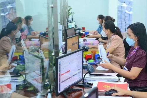 Đột phá thể chế, chính sách để thu hút người tài vào khu vực công