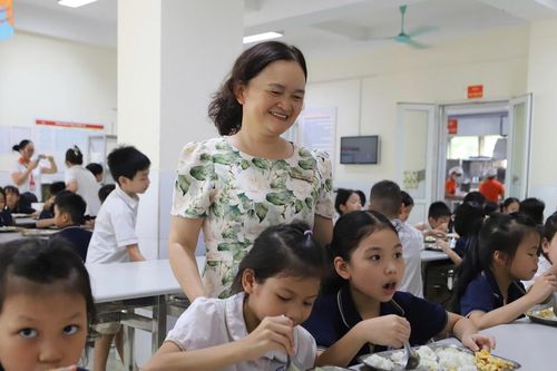 Hà Nội siết an toàn bữa ăn bán trú