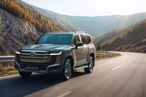 Toyota Land Cruiser Hybrid chốt giá ở Việt Nam, đắt hơn bản máy xăng