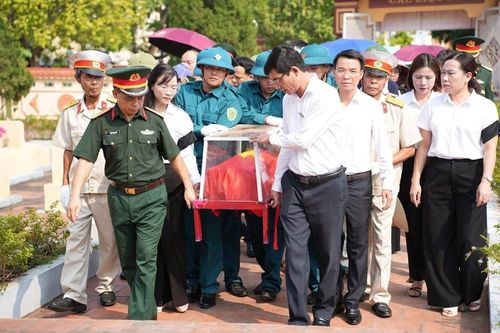 Hài cốt liệt sĩ Tạ Văn Bàn trở về quê hương sau hơn 70 năm