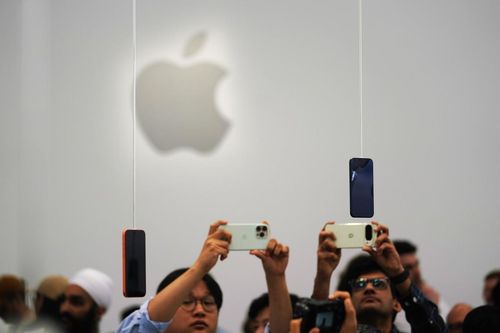 Apple ra mắt 'vũ khí' mới iPhone màn hình gập cùng iPhone 18