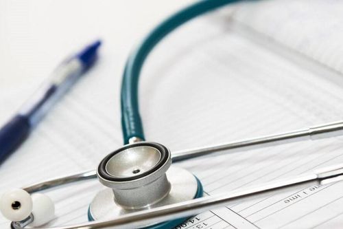 Khi nào bác sĩ bị thu hồi giấy phép hành nghề?