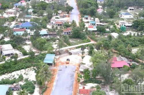 Xử lý dứt điểm các 'điểm nghẽn' về mặt bằng dự án đường ven biển Quảng Trị