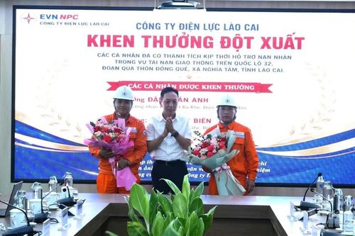 Khen thưởng hai nhân viên Công ty Điện lực Lào Cai giúp người dân gặp nạn