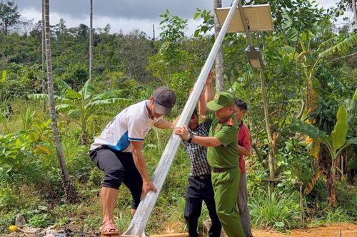 Thắp sáng những bản làng vùng cao Trà Leng