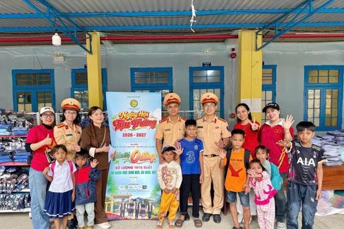 Ấm áp 'Chợ phiên Đại Ngàn' nơi vùng cao Trà Linh