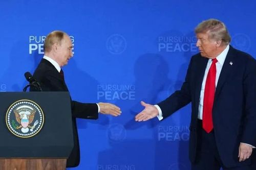 Tổng thống Nga và Mỹ điện đàm giải quyết xung đột Ukraine