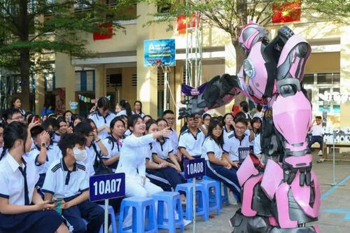 Robot và cam kết mạnh mẽ đưa AI vào trường học