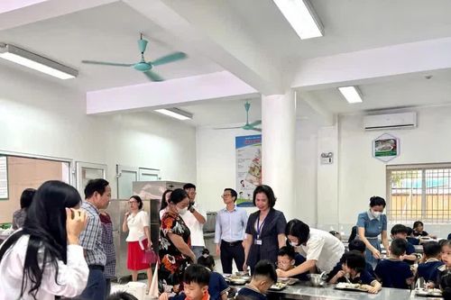 Sở GD-ĐT Hà Nội yêu cầu rà soát toàn bộ phương án tổ chức bữa ăn bán trú